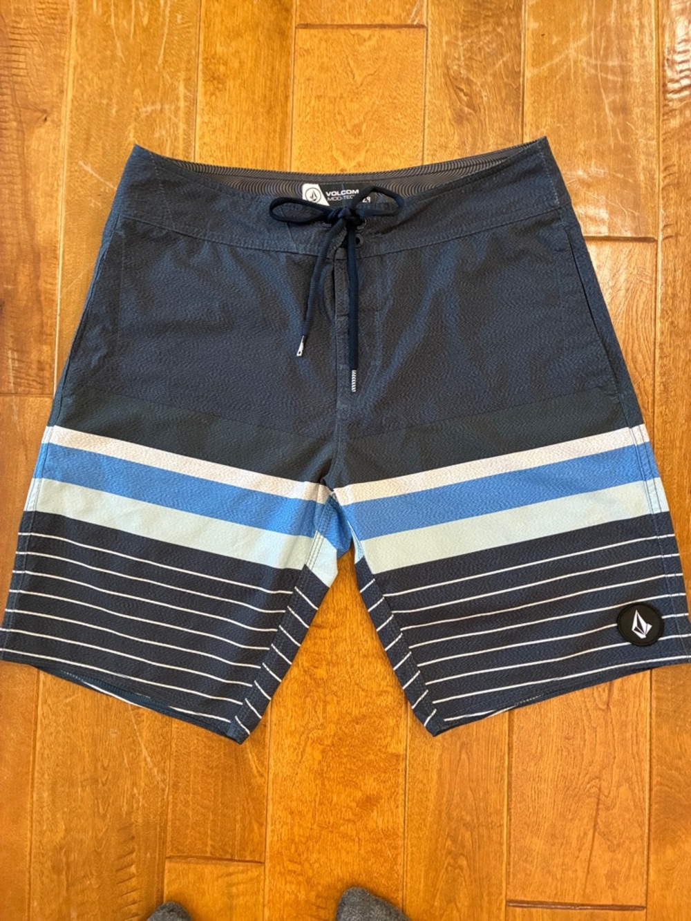 Volcom Men’s Navy Blue Swim Board Shorts size 29